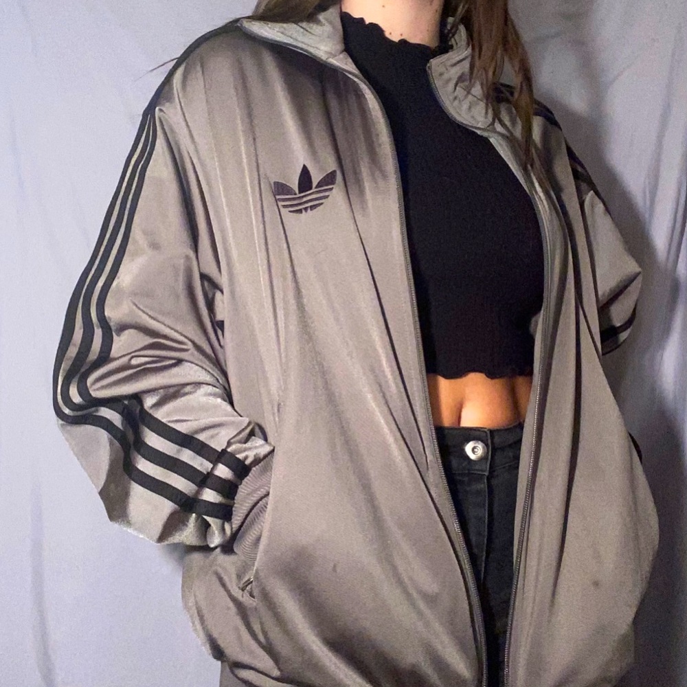 classic army green adidas jacket 💌